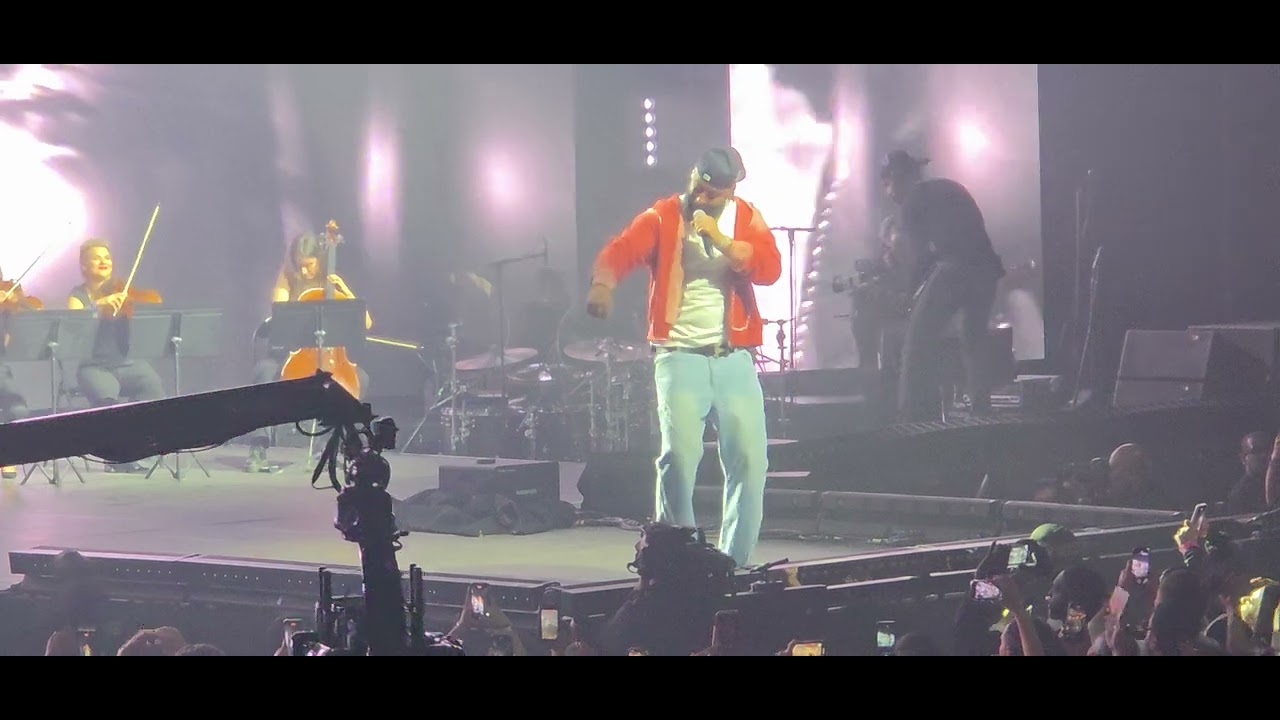Du Ferme ( Remix Version Marine ) - LA FOUINE - Accor Arena Bercy Paris - 9 Avril 2025