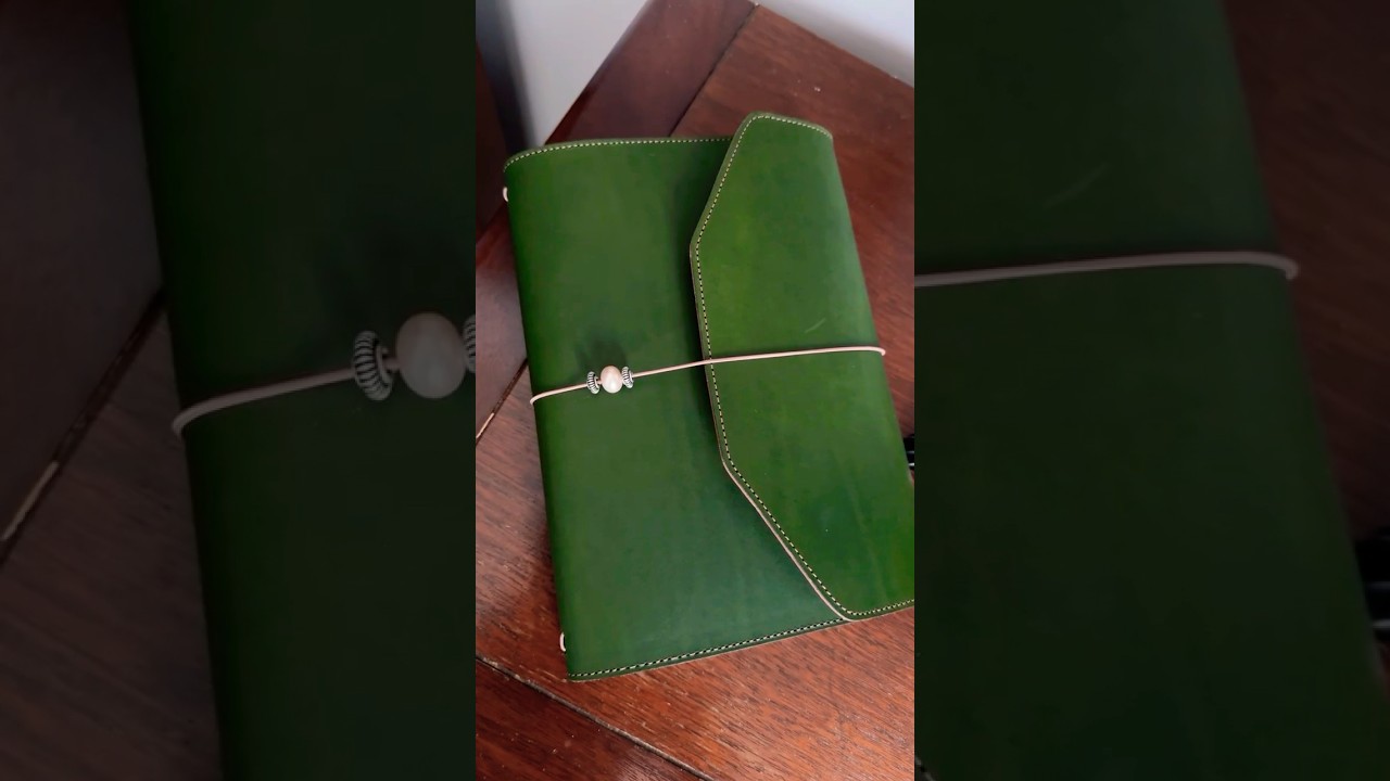 Журнал из кожи Le Trifold от The New Paper Republic #botanygreen #rusticrose