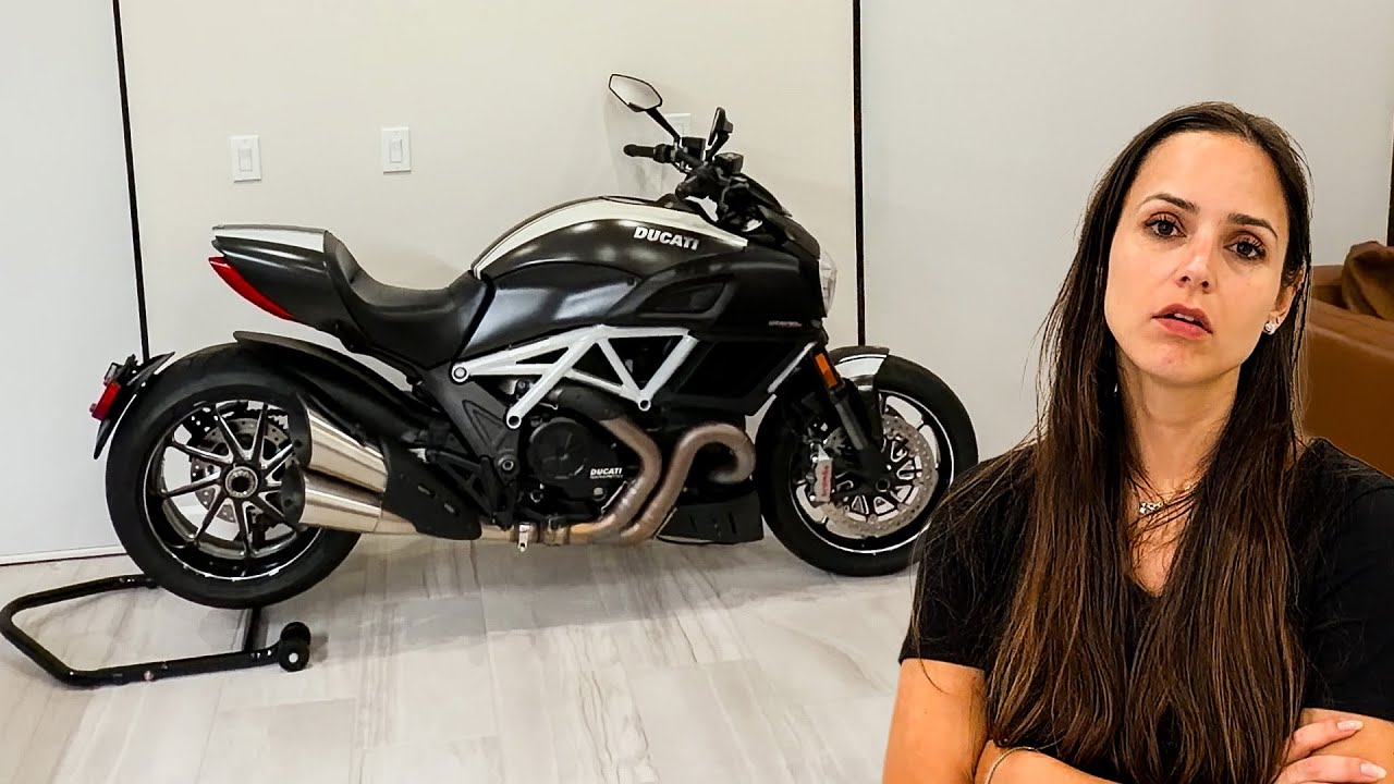 COLOQUEI A MOTO NA SALA DE CASA * REA&Ccedil;&Atilde;O DA ESPOSA REVOLTADA * 