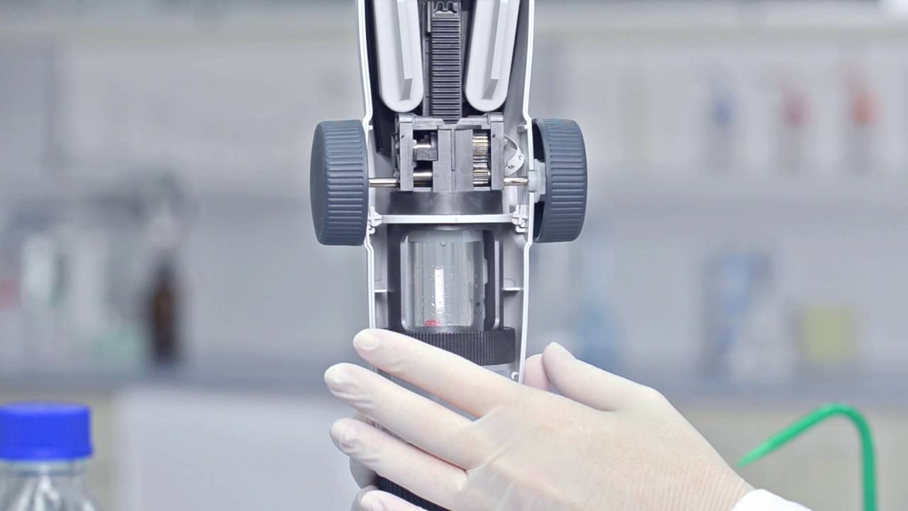 Cleaning the BRAND Titrette Bottletop Burette