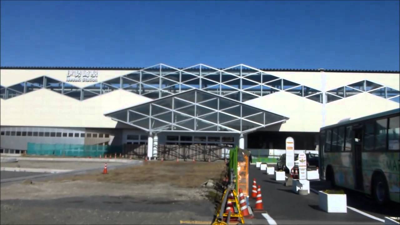 伊勢崎駅と建設進むベイシアスーパーマーケット伊勢崎駅前店、2015/1/28
