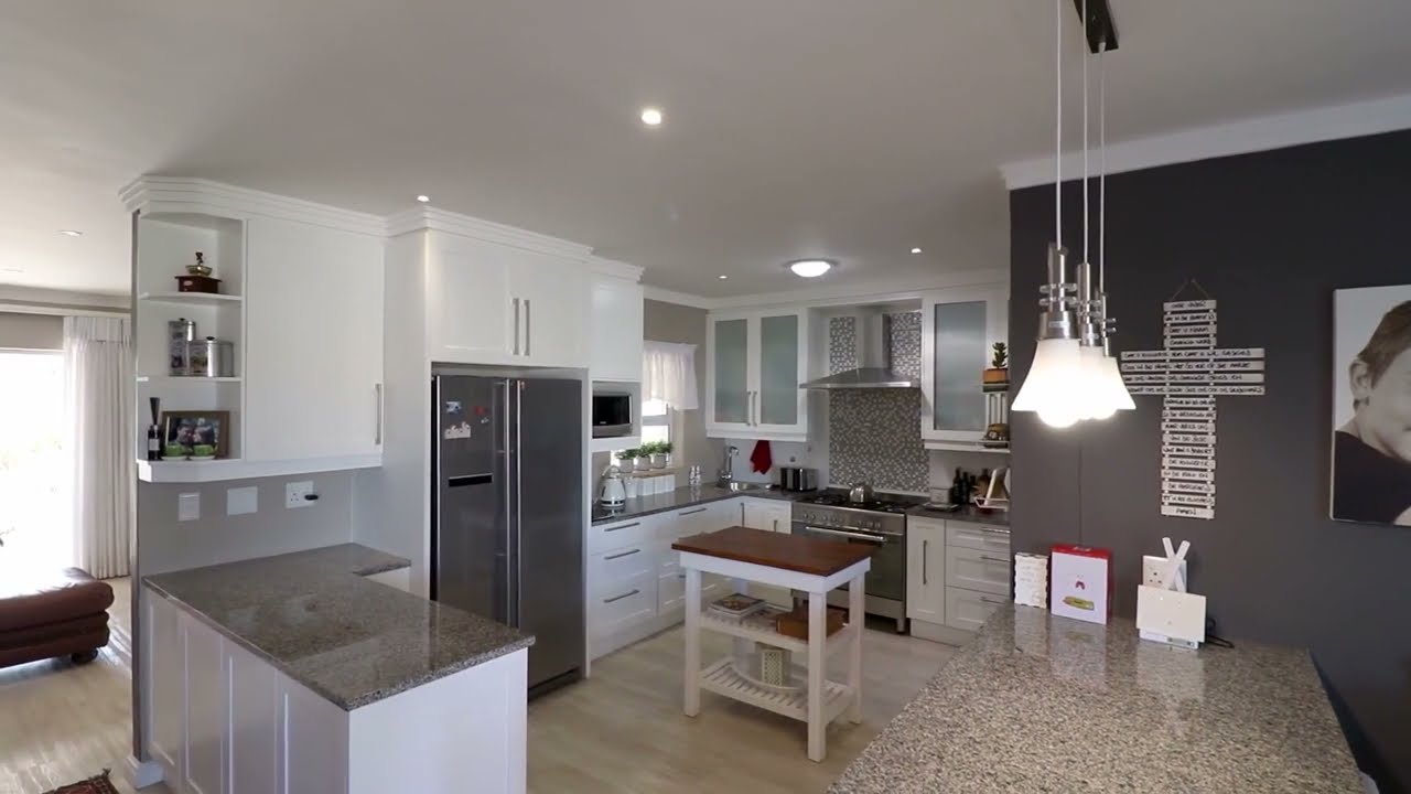 Welcoming coastal property set in a secure estate in Hermanus, Western Cape