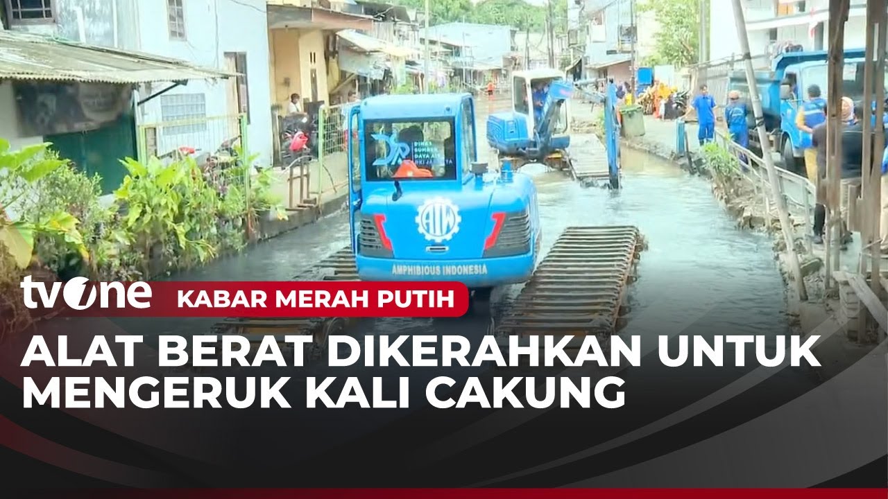Alat Berat Keruk Sampah & Lumpur yang Mengendap di Kali Cakung | Kabar Merah Putih