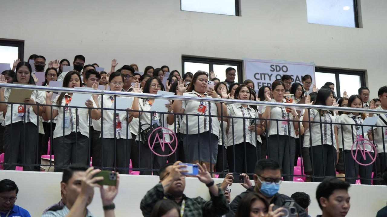 Oath-taking ng mga promoted teachers at school heads kasama si PBBM, isinagawa sa The Rising City