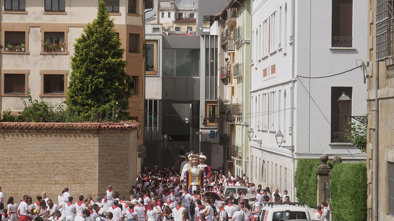 Comparsa de Gigantes y Cabezudos de PAMPLONA. San Fermín. 8 de julio de 2024