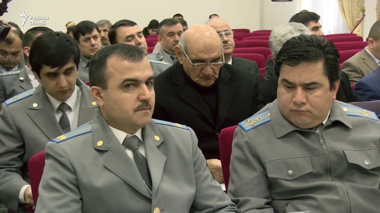 Ду генерали тоҷик боздошти фарзандҳояшонро беасос номидаанд.