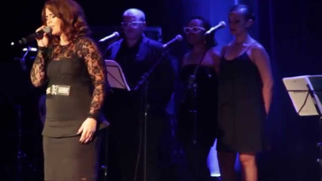 M&uacute;sica Someone Like You - Adele - Chris Dantas (Cover show ao vivo)