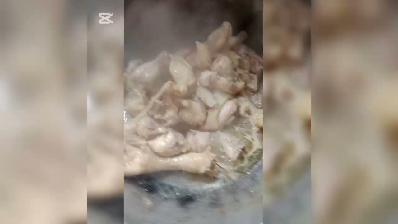 এই শীতের সকালে মাটির চুলায় মুরগীর ঝাল মাংস রান্না। কার কার পছন্দ? 