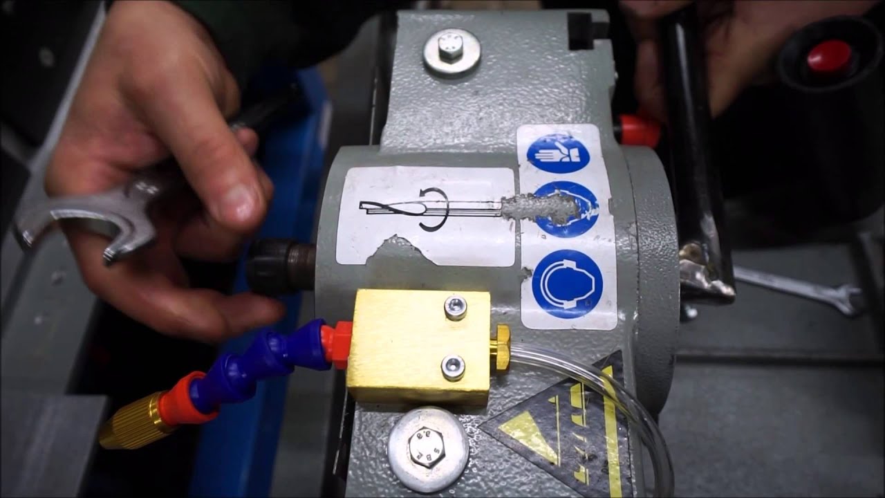 Pertici FC 102 Router Bit Change - Window Machinery Search