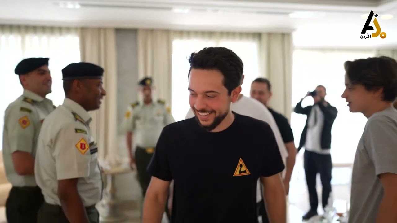الأمير عمر بن فيصل يقيم حمام العريس لولي العهد
