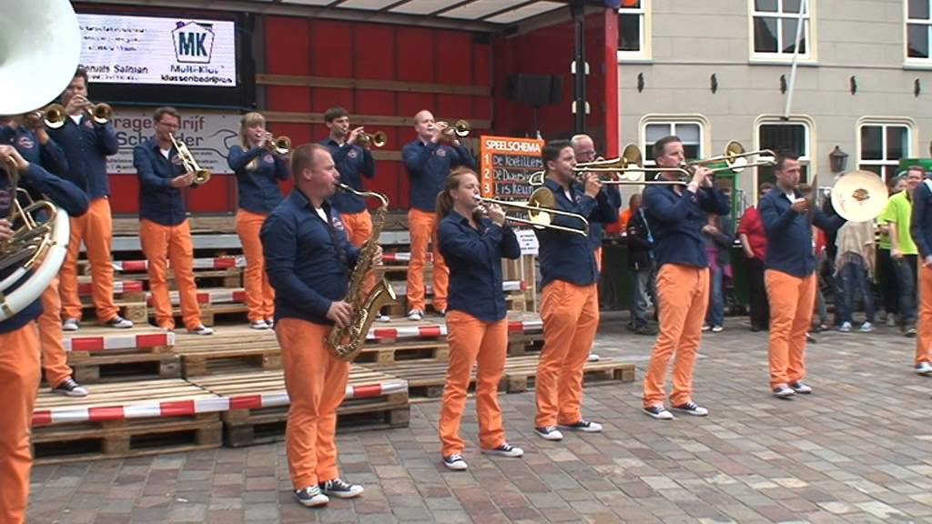 De Bierbengels bij Dweilen op 't Vierkant in Lisse 2015