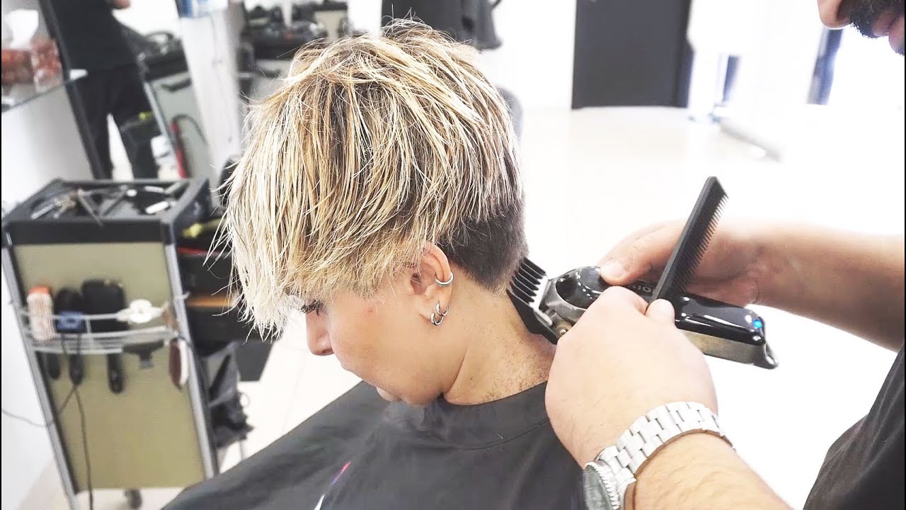 SUPER HAIRCUT - SHORT BLONDE UNDERCUT PIXIE WITH SIDE BANGS