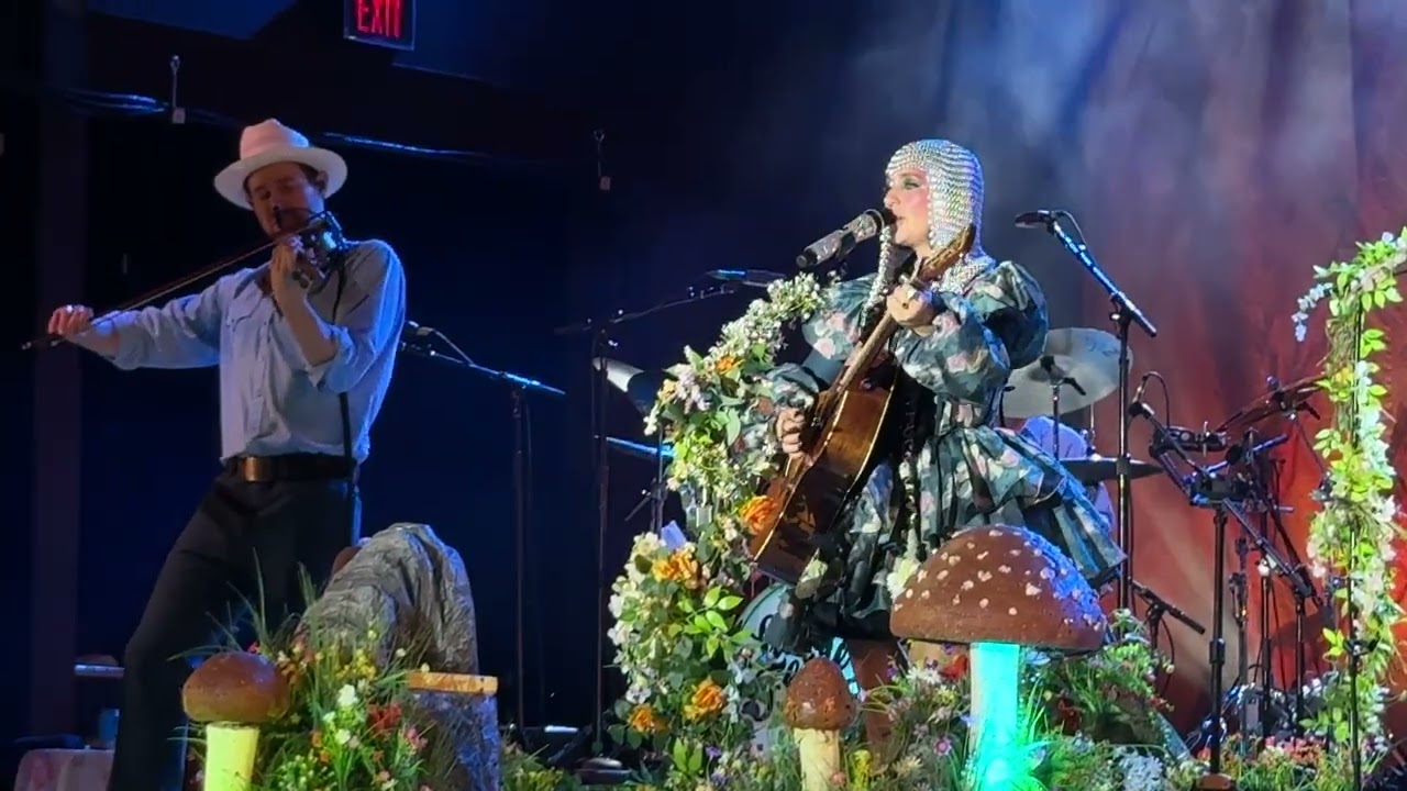 Sierra Ferrell - West Virginia Waltz - Asheville Yards 09/14/2025