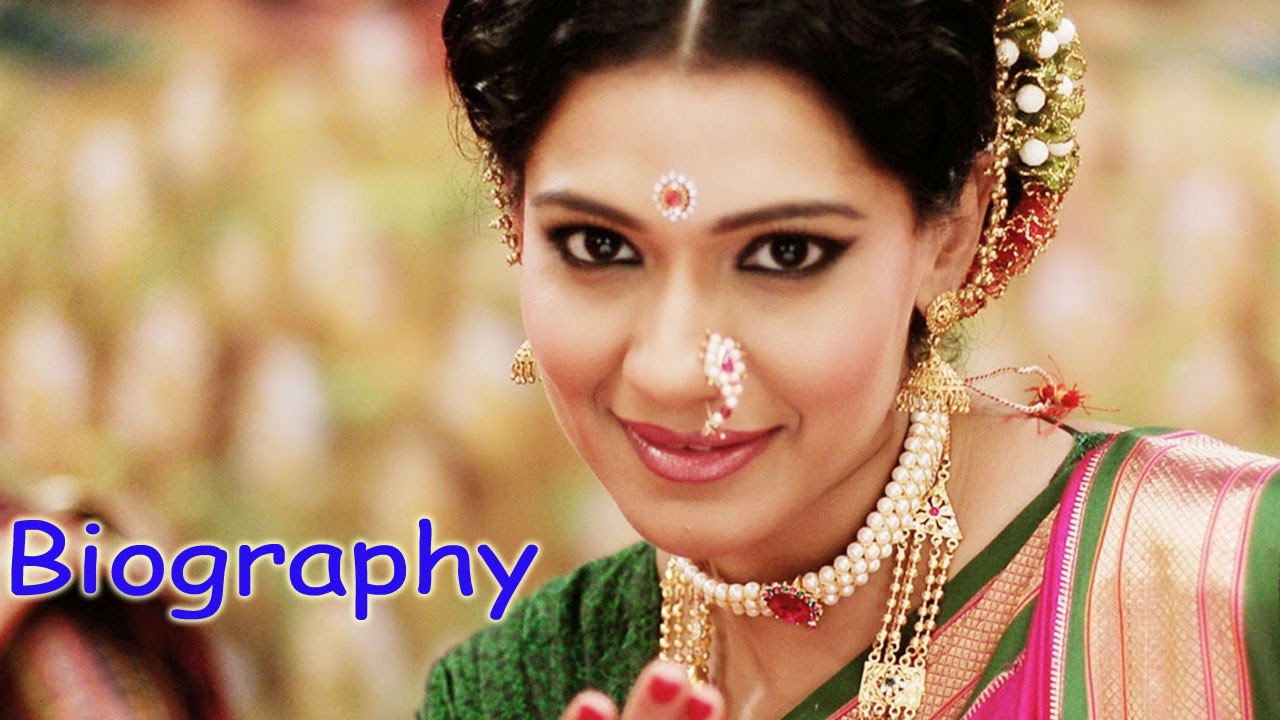 Urmila Kanitkar - Biography