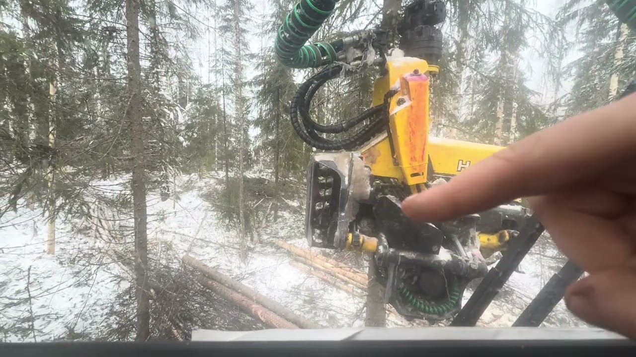 Harvennus videota ja puhetta koneiden takuusta.