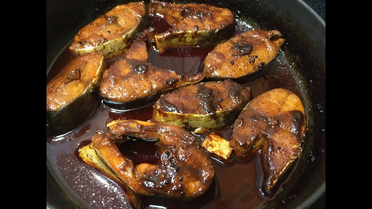 Visona Phanna Upkari | Konkani Style Spicy Spanish Mackerel Fish Curry | Konkani Recipe |