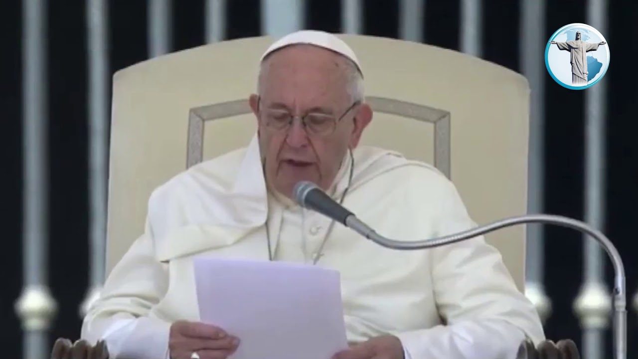 Francisco: ¿Qué significa la vestidura blanca del Bautismo?
