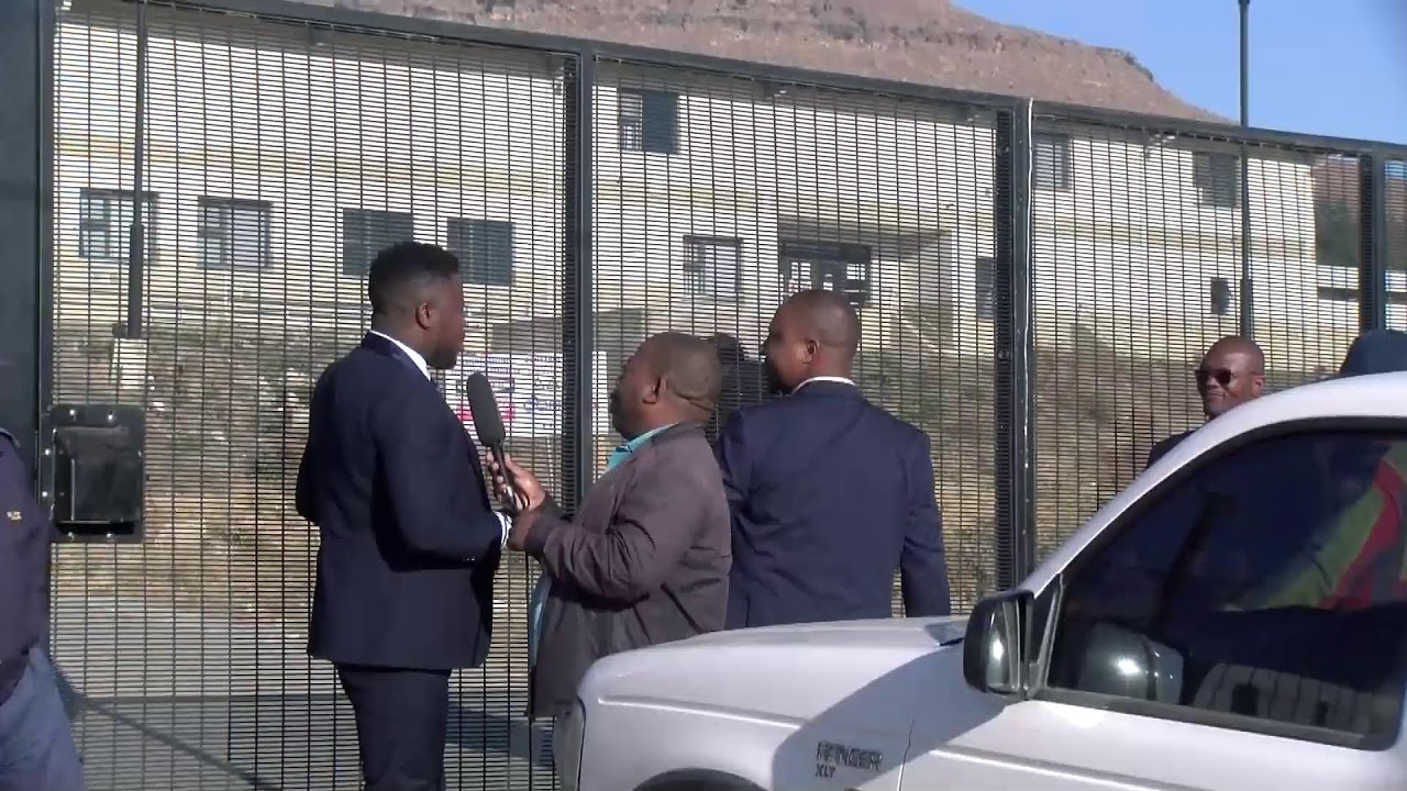 Local contractors blocking the entrance at Matatiele Local Municipality