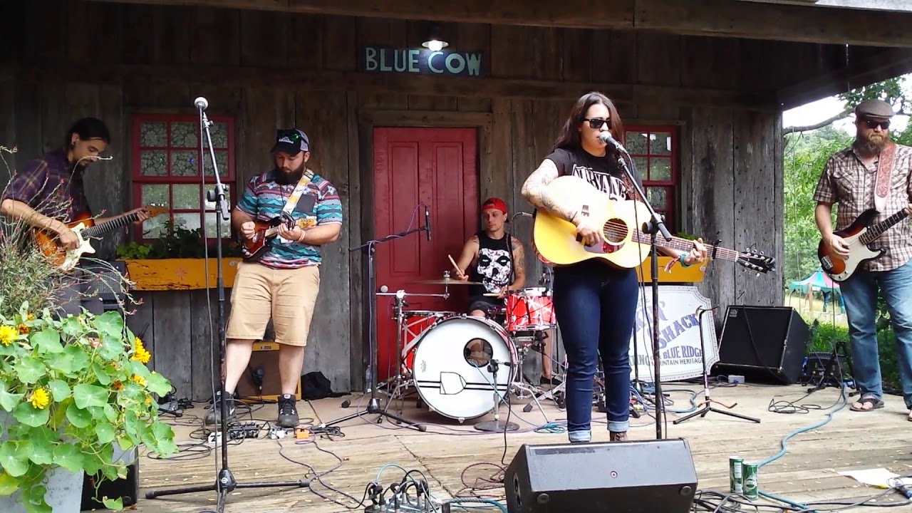 Morgan Wade and The Stepbrothers - FloydFest 17