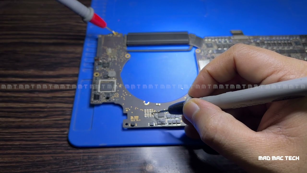 A1707 MacBook Pro No Backlight Logicboard Repair || Mad Mac Tech