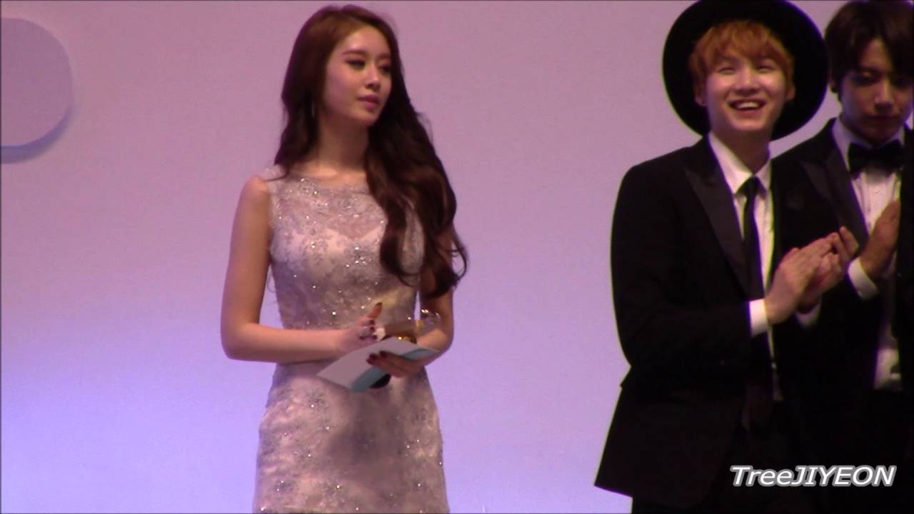 [FanCam] JIYEON #티아라 2015 Cable TV Broadcasting Awards (2)