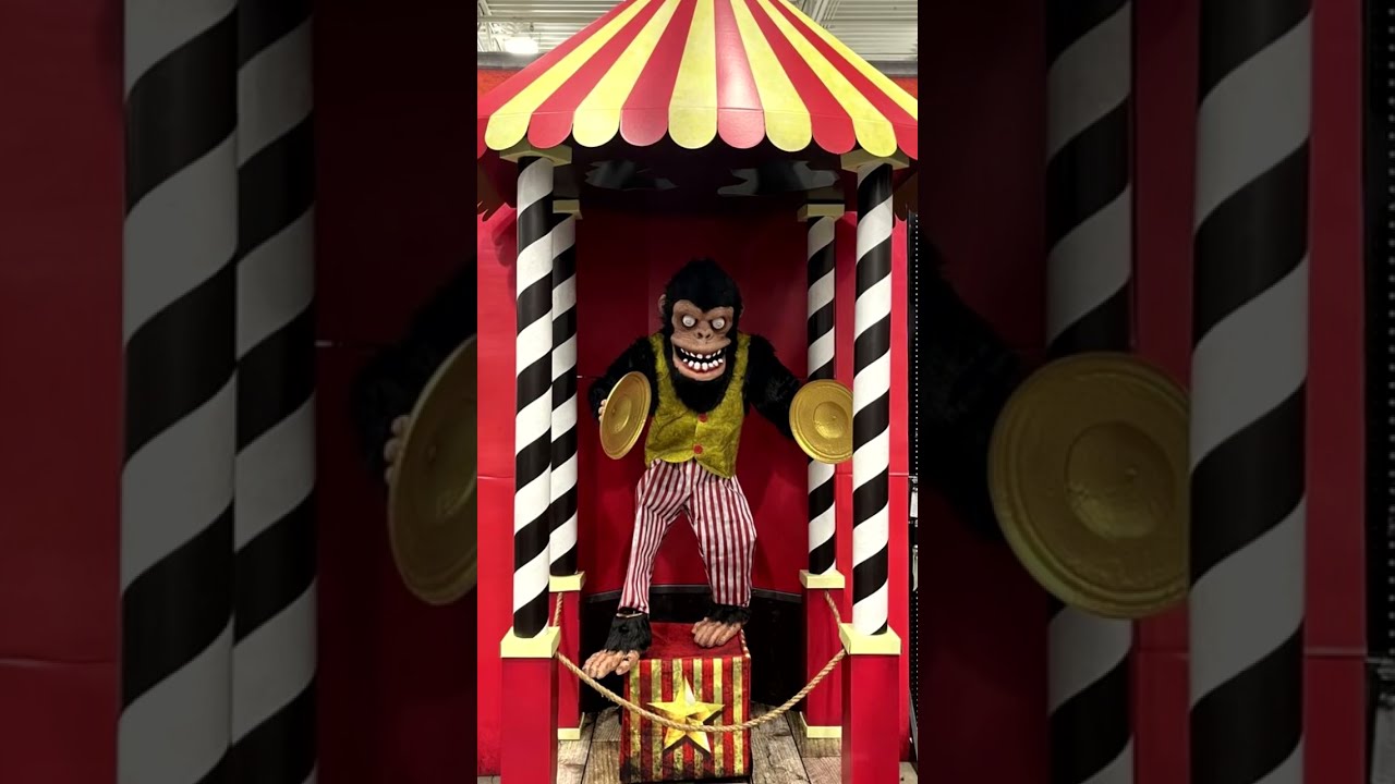 Seram! Orang Ini Dihantui Sama Animatronik Kera Jolly Chimp 😨