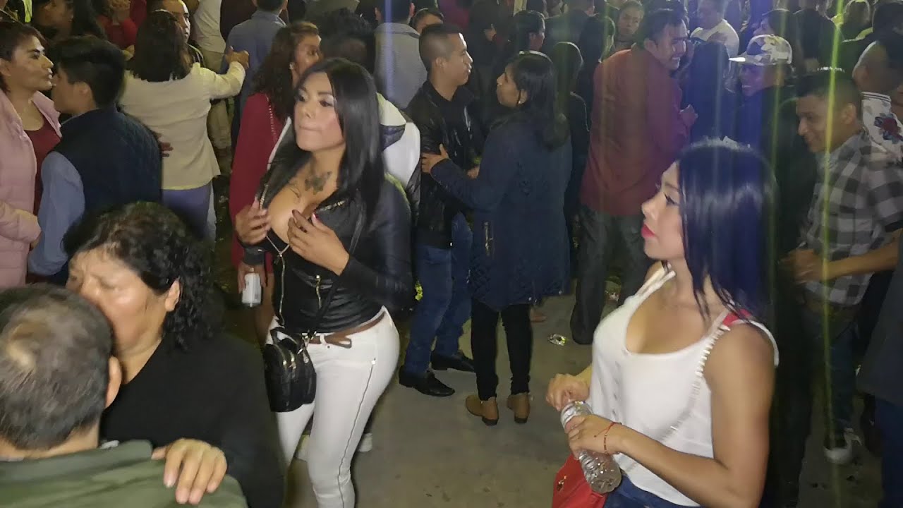 Grupo Zonte Musical en la pista de baile El Molinito