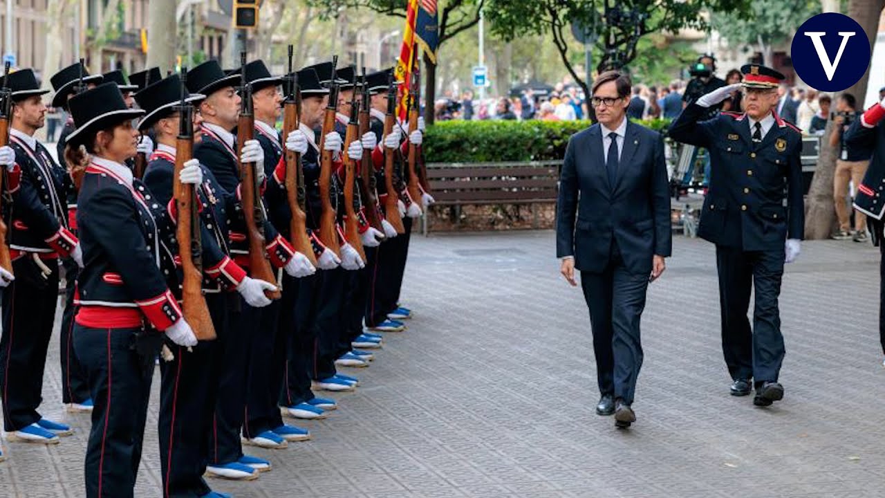 La ofrenda floral a Rafael Casanova marca el inicio de la Diada de Catalunya