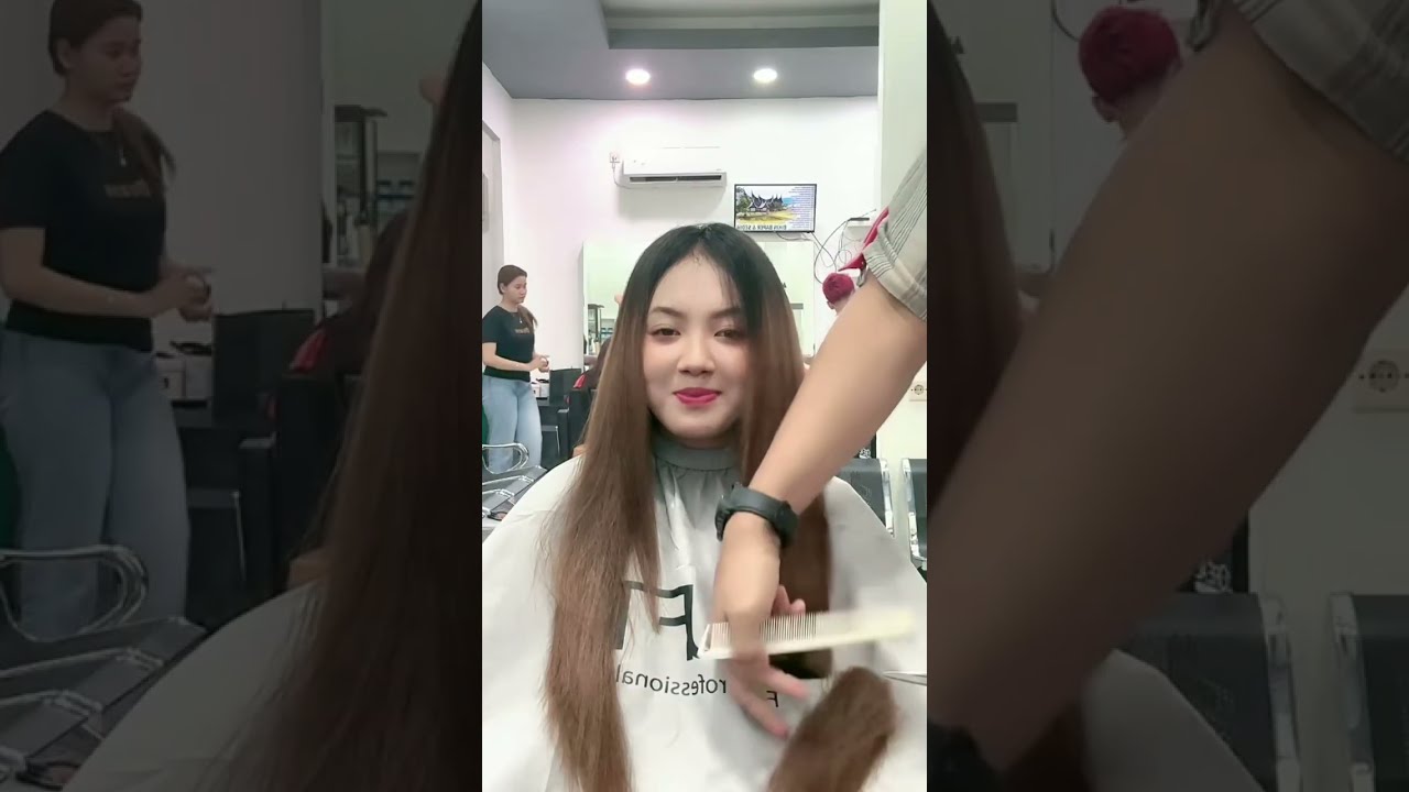 Professional Soft Layer Haircut ✂️ Salon Makeover