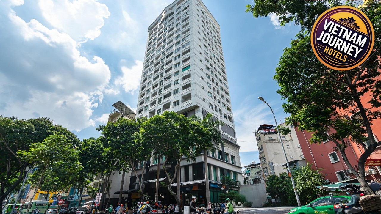 Otis Apartment - Balcony View - Steps from Bui Vien - International Plaza Building - District 1 | Vi