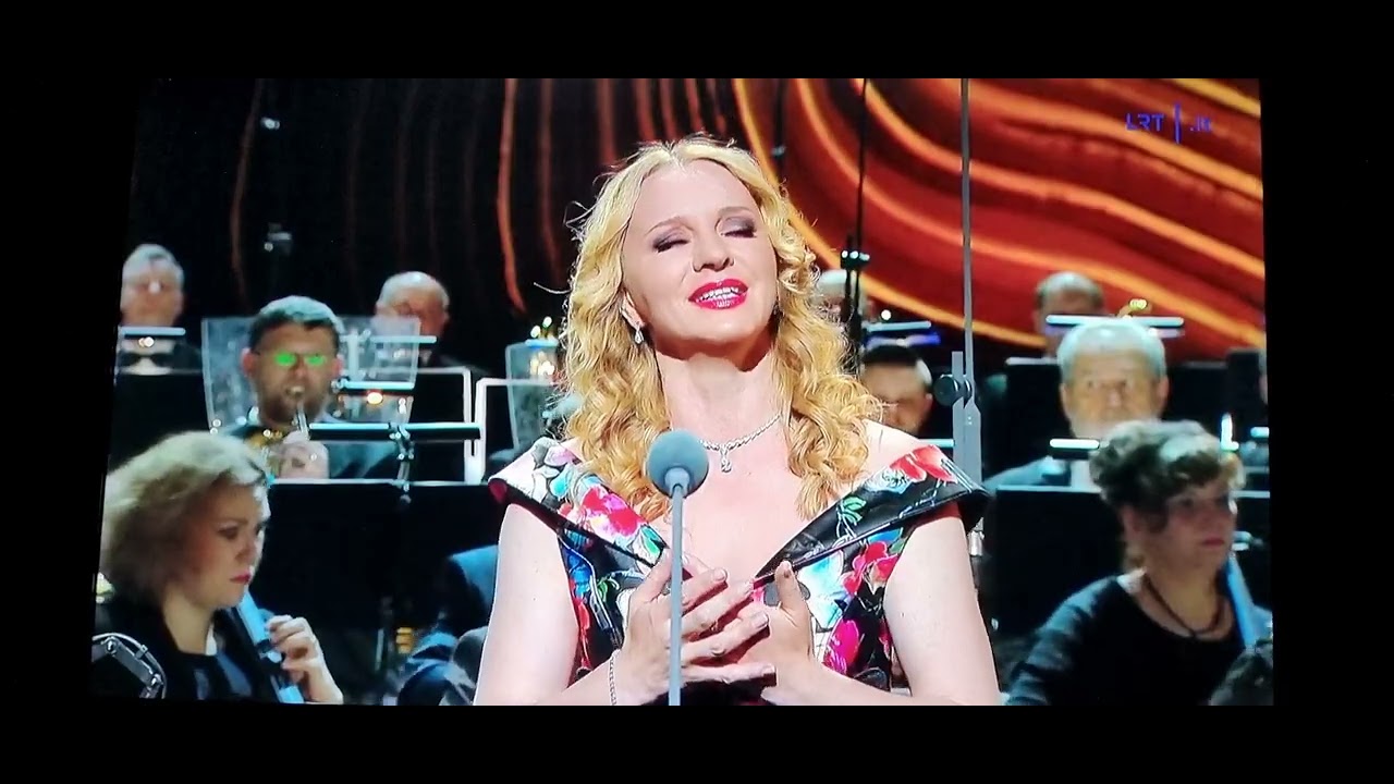 KATERINA ESTRADA TRETYAKOVA sings famous  MARGUERITE jewel aria 