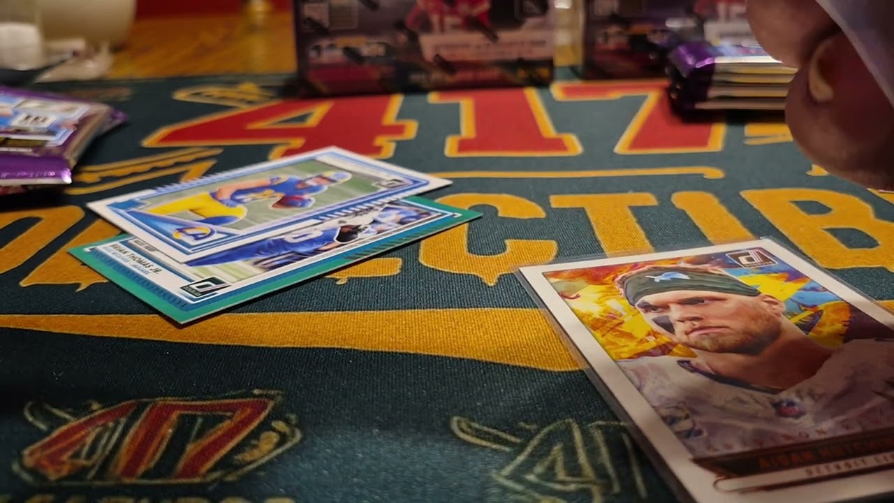 90 dollar Costco downtown box. Can I pull a Patrick Mahomes II? @417collectibles...