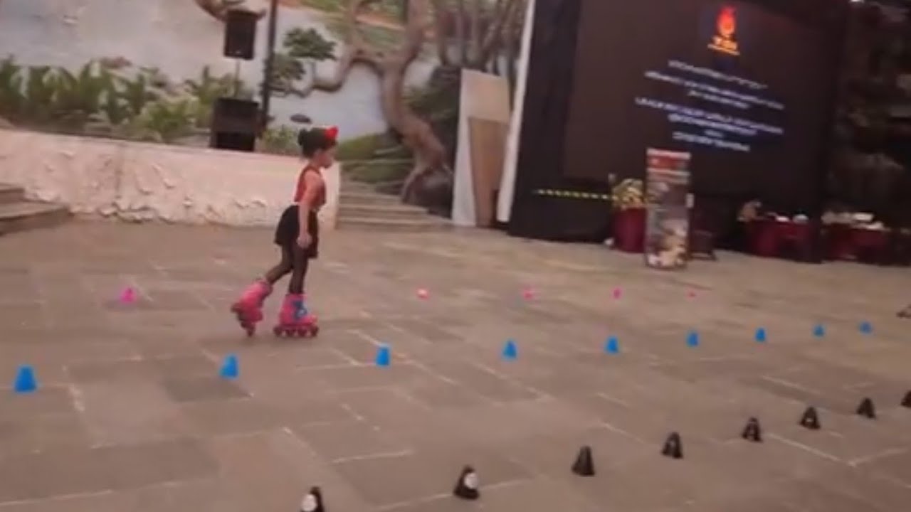 LEIKA PENTAS SEPATU RODA SAAT IMLEK