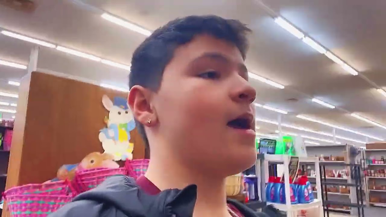 #daily #vlog thrifting things at the flea market with me