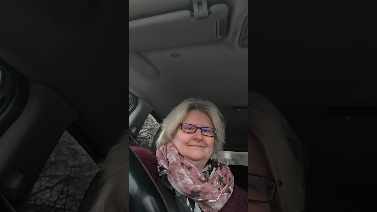 Klangschalen Massage von Steffi 💜 und Eine Massage mit magischen Händen 60 -75 min v Katja 💜