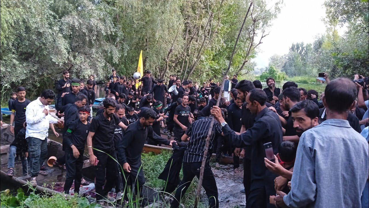 Historical Juloos procession in Boats | Muharram In Kashmir 2021
