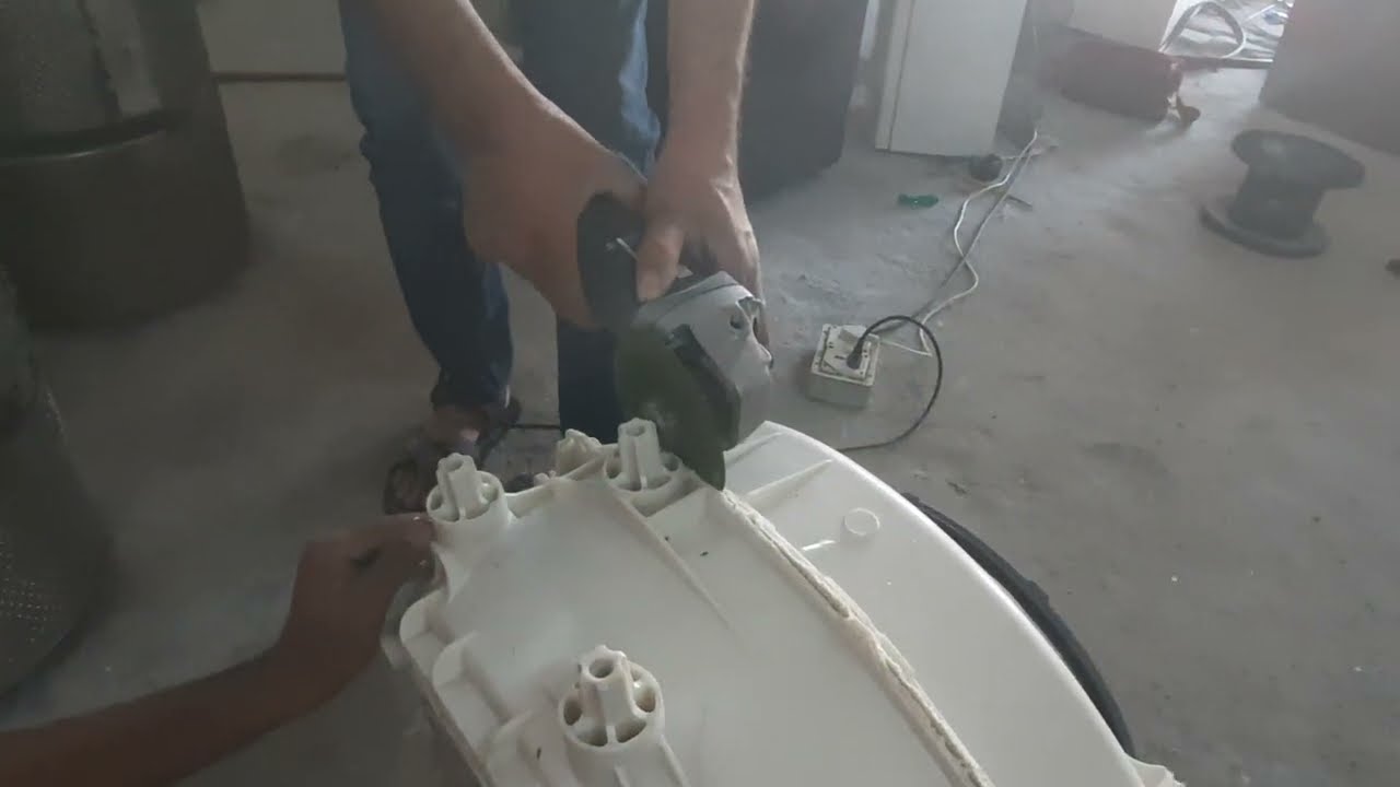 Sealed Washing Machine Drum Cutting|Voltas| Front Load Washing Machine Bearing | Damaged Drum Spider