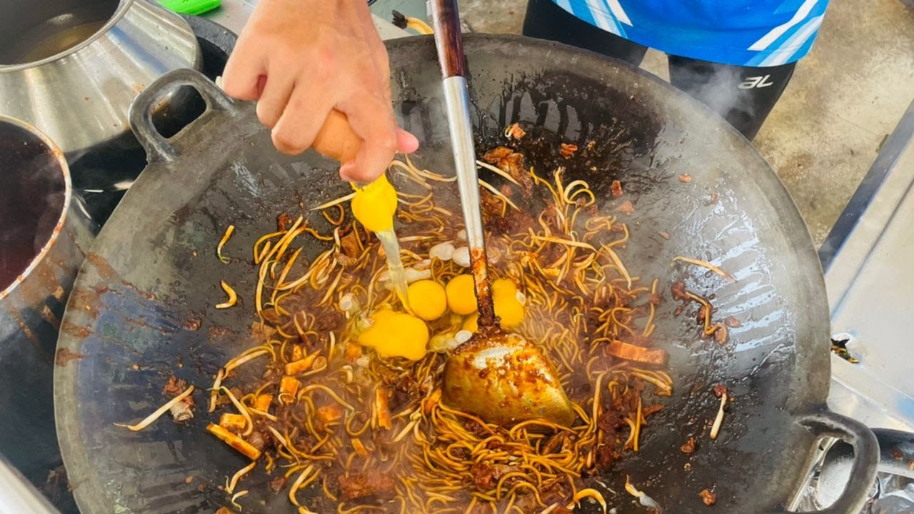 Bukan MAIN MAIN !!! Mee Goreng ini punya SURR sampai ada lagi orang PENANG yang tak tau.