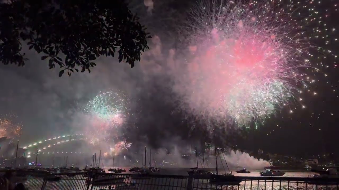 Sydney Fireworks 2023 | View from Mrs. Macquarie Point | Sydney NYE Fireworks 2022🎆🎇