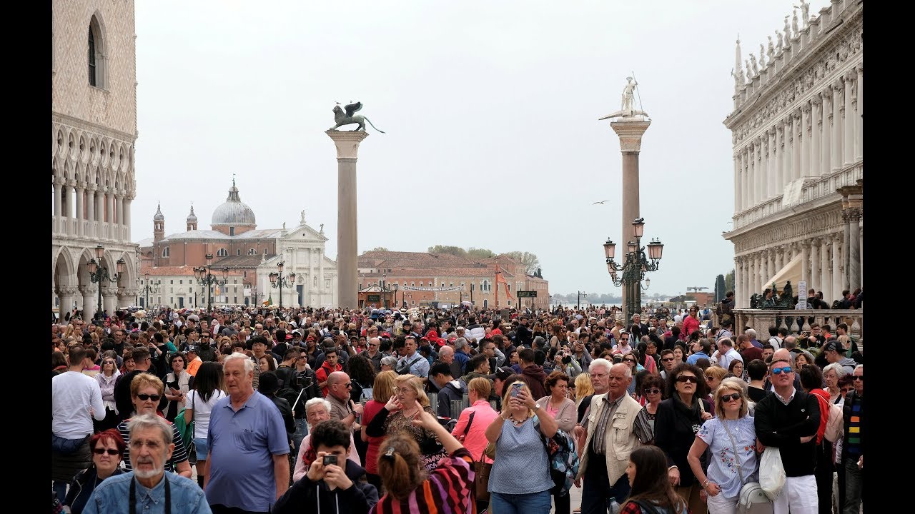 Italy's Venice to charge admission fees for tourists