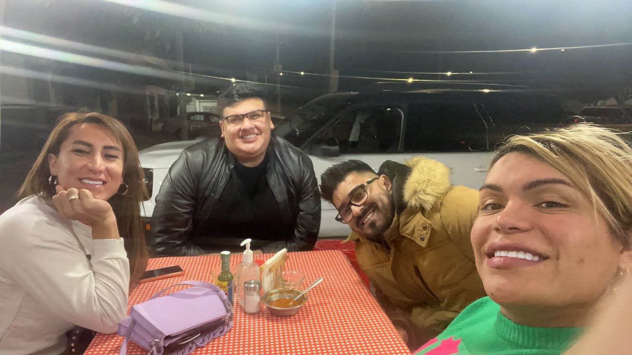 Cenando  buenas noches