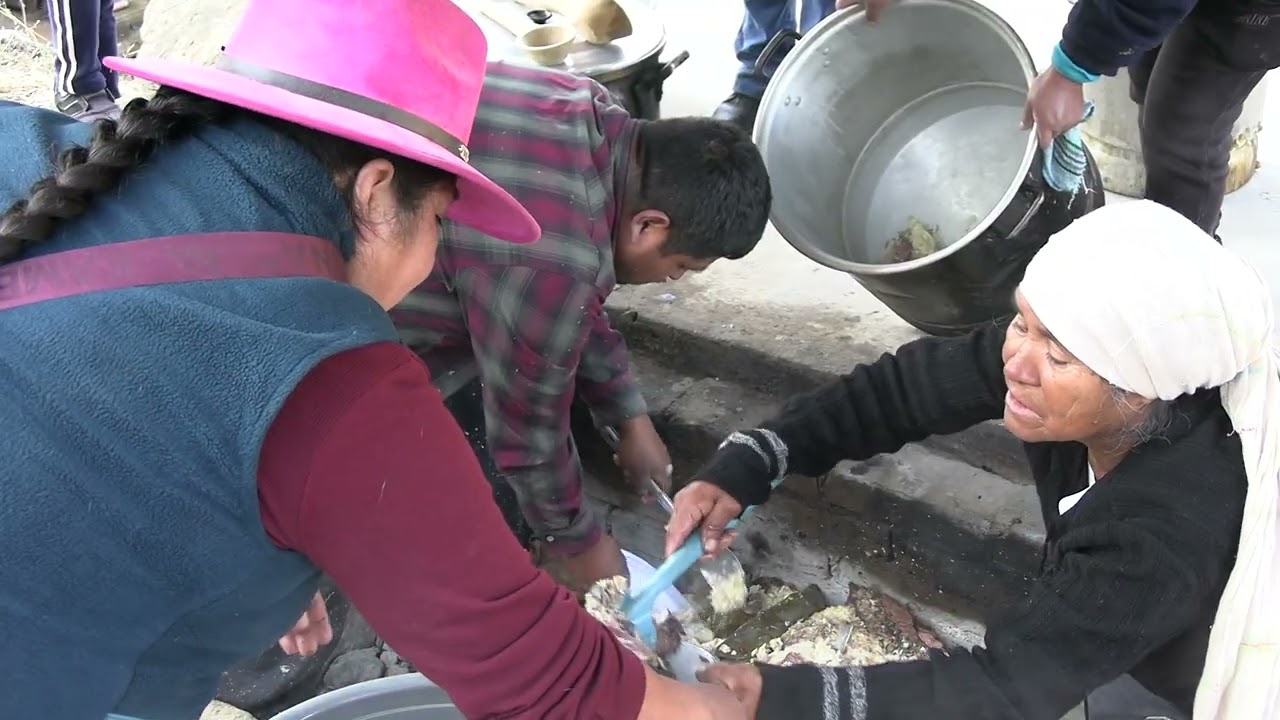 COLADO  EN LA CASCADA YOSONDUA