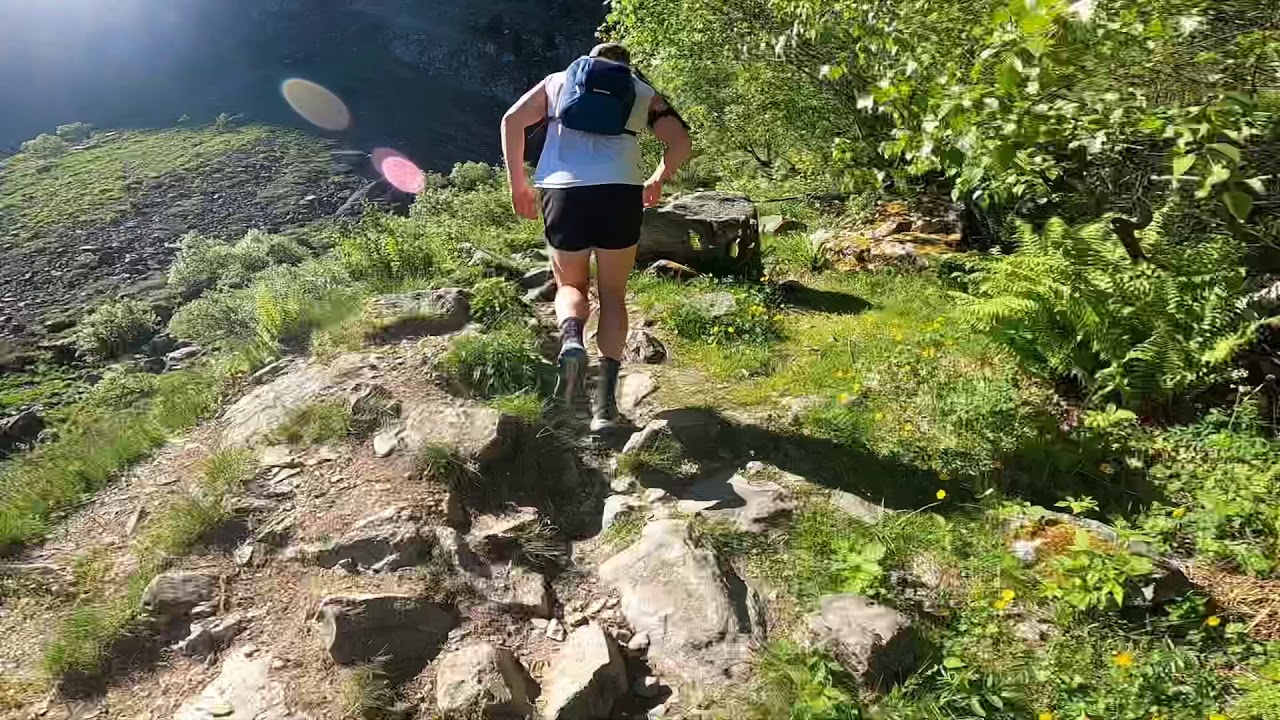 Lac bleu randonn&eacute;e Pyr&eacute;n&eacute;es