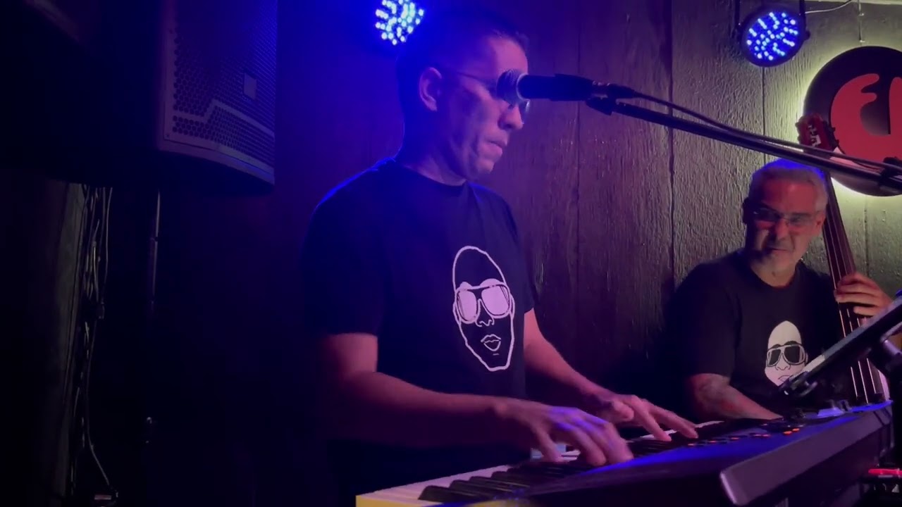 Ronald Gomez ft Robert Vilera. Boranda