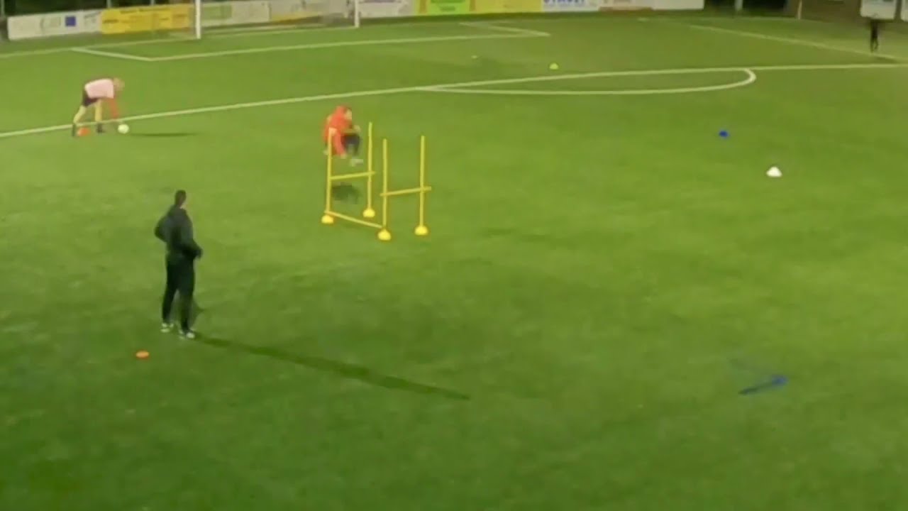 Fussballtraining: Schnelligkeitstraining - Schnelligkeitswettkampf mit Ball