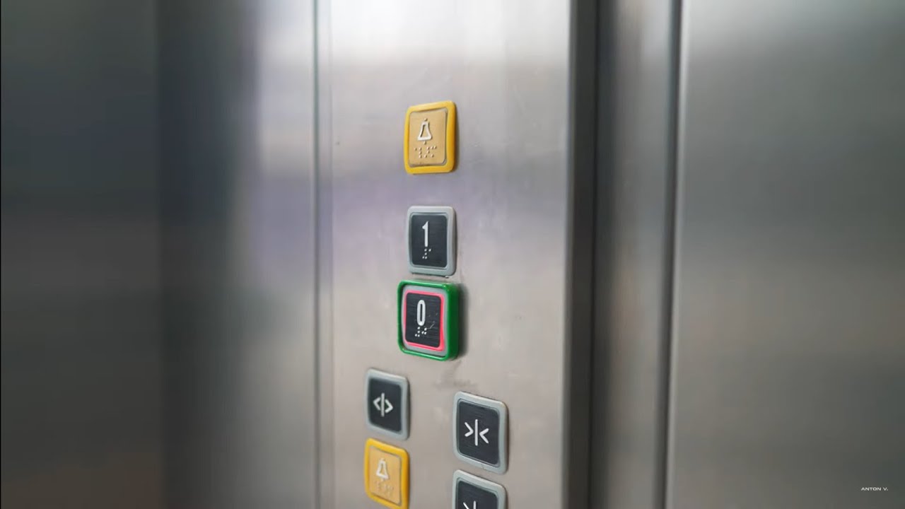 Poland, Krak&oacute;w, Be-Jot W I N D Y  K R A K &Oacute; W elevator