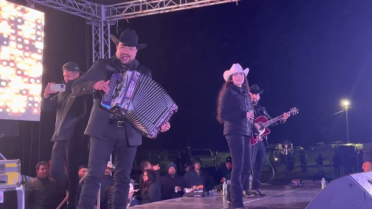 ALAMEÑOS DE LA SIERRA Y EVELYN OZUNA