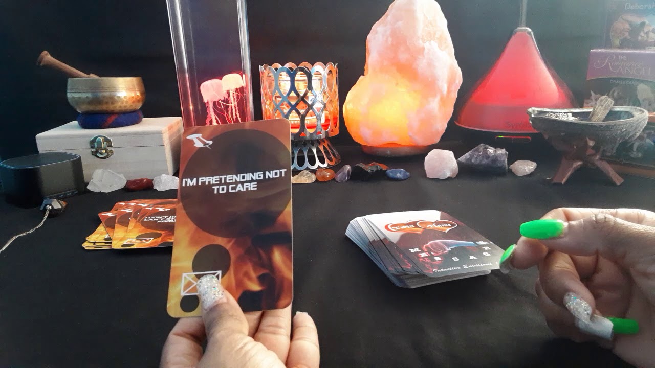 PART 1 MY NEW TWIN  FLAME MESSAGES DECK Flip Thru PLUS Mini Reading ~UR Person IS GOING THRU A LOT!
