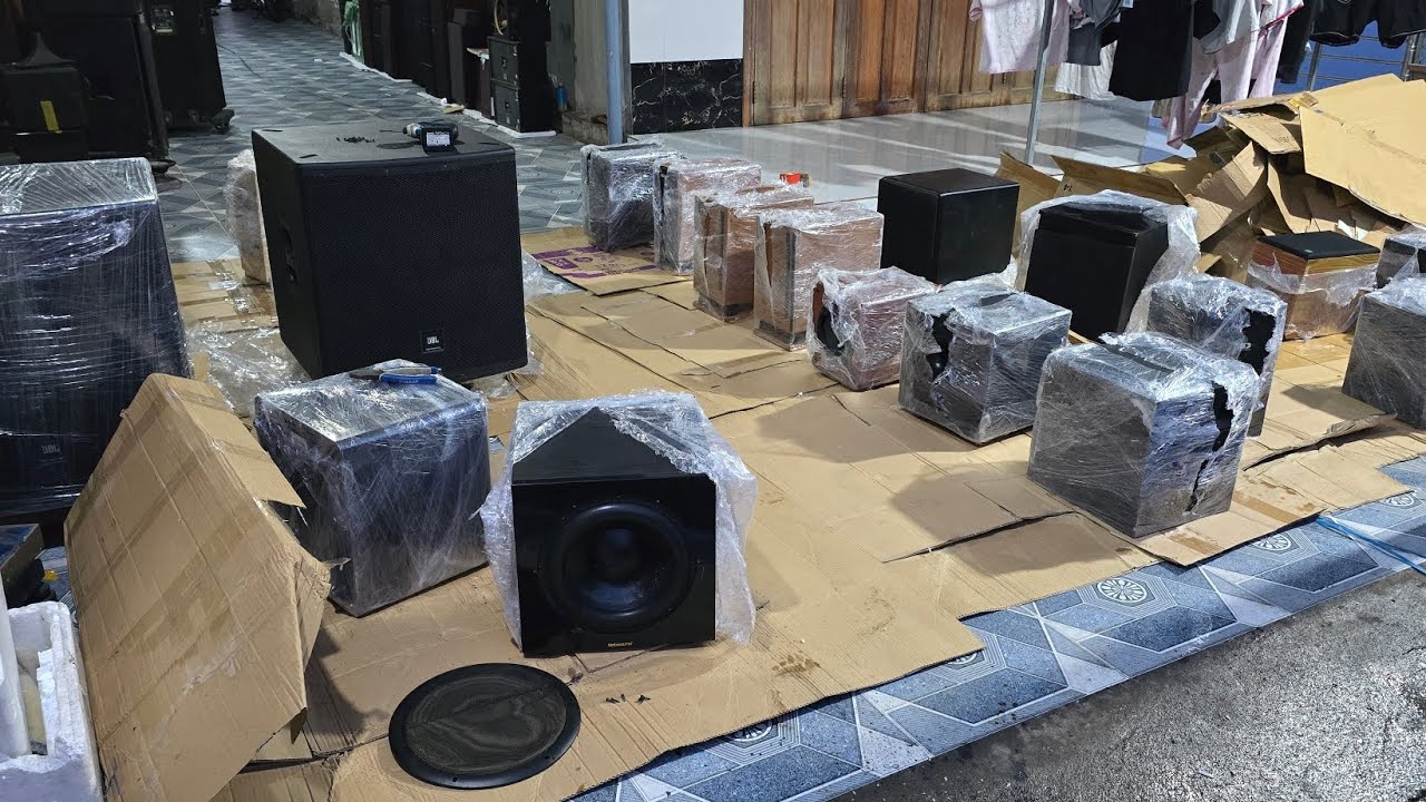 Em khui hàng báo giá sub jbl bass50. Lô sub điện bass 20 25 30. Lh 0966.812.781 