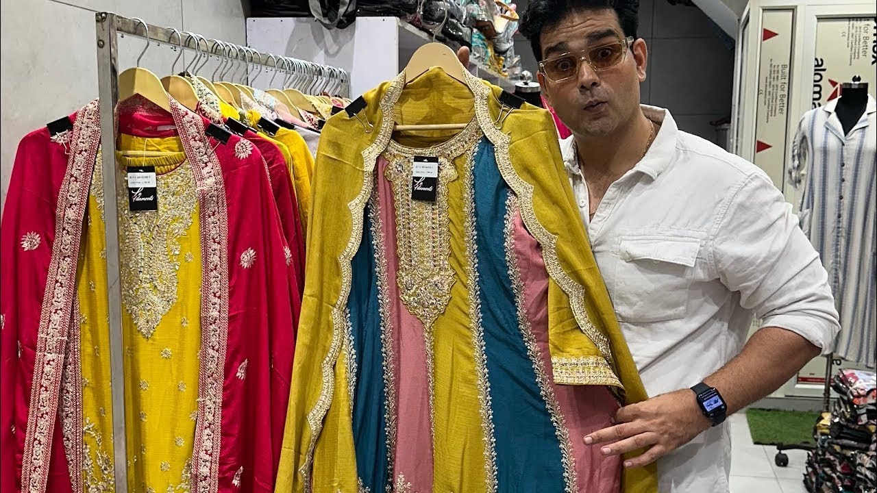 लॉट में मिल रही है Branded dresses सिले हुए बिना सिले हुए सूट की फैक्ट्री गोदाम 